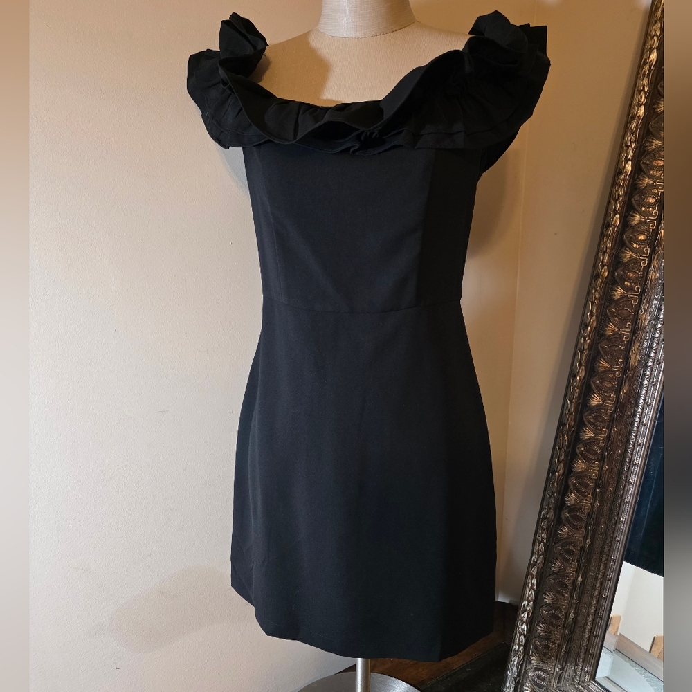 TCEC Black Off-the-Shoulder Sheath Mini Dress. Sz Med.